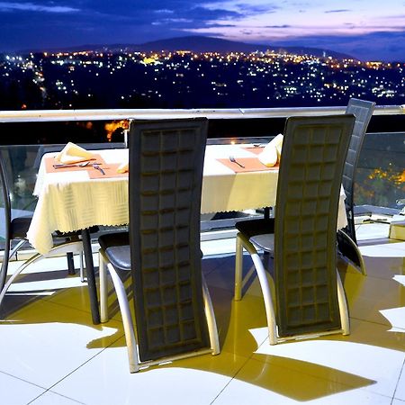 The Manor Hotel Kigali Bagian luar foto