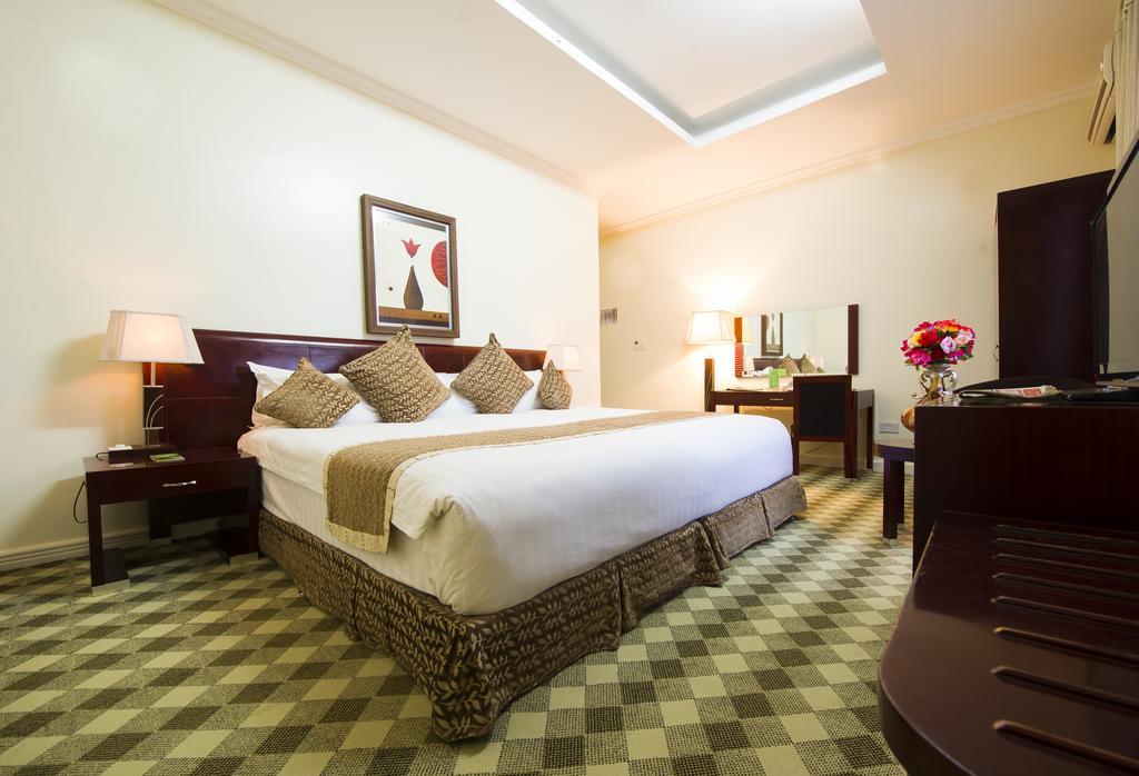 The Manor Hotel Kigali Bagian luar foto
