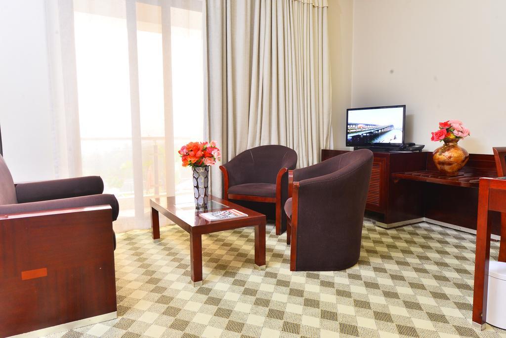 The Manor Hotel Kigali Bagian luar foto
