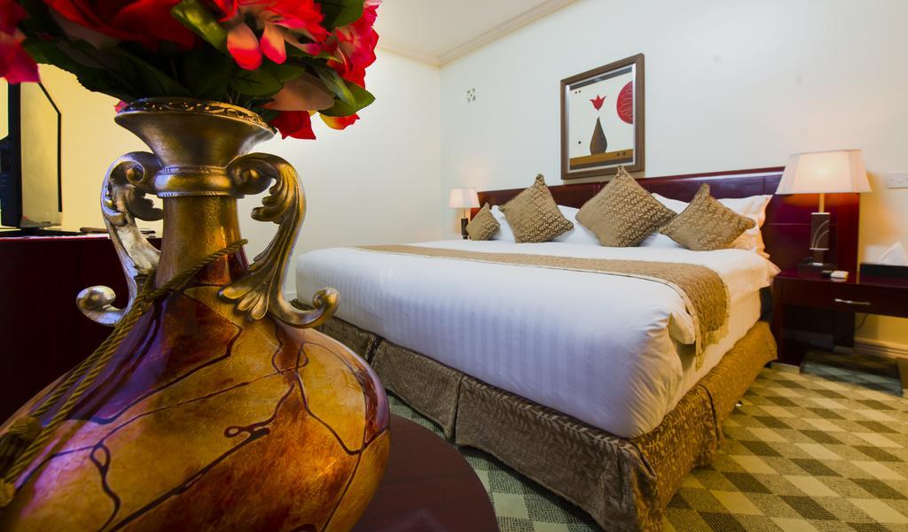 The Manor Hotel Kigali Bagian luar foto