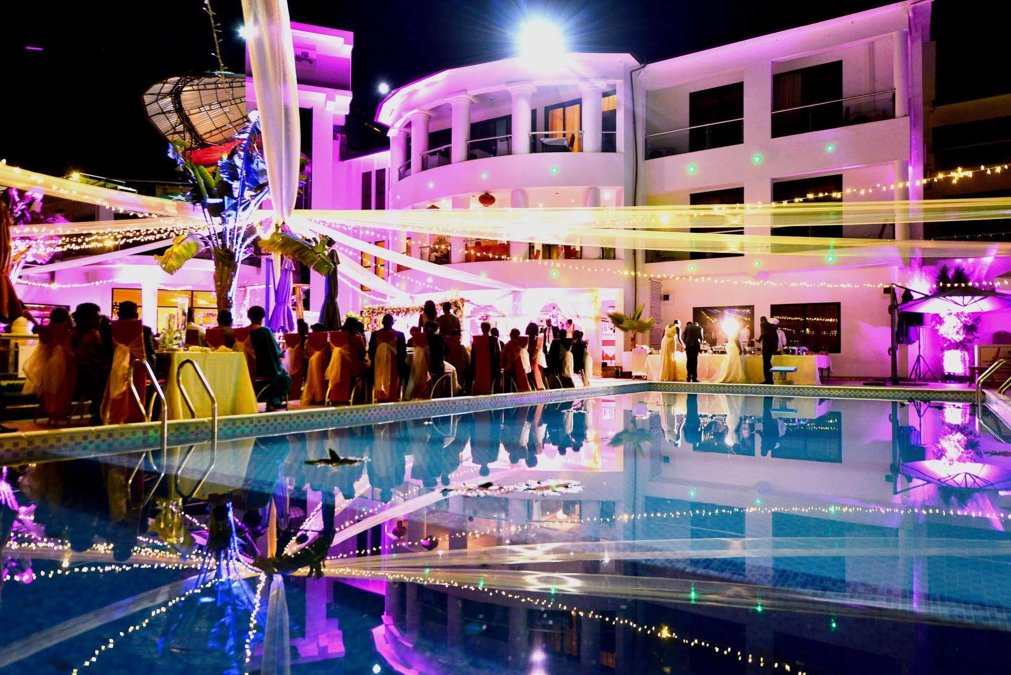 The Manor Hotel Kigali Bagian luar foto