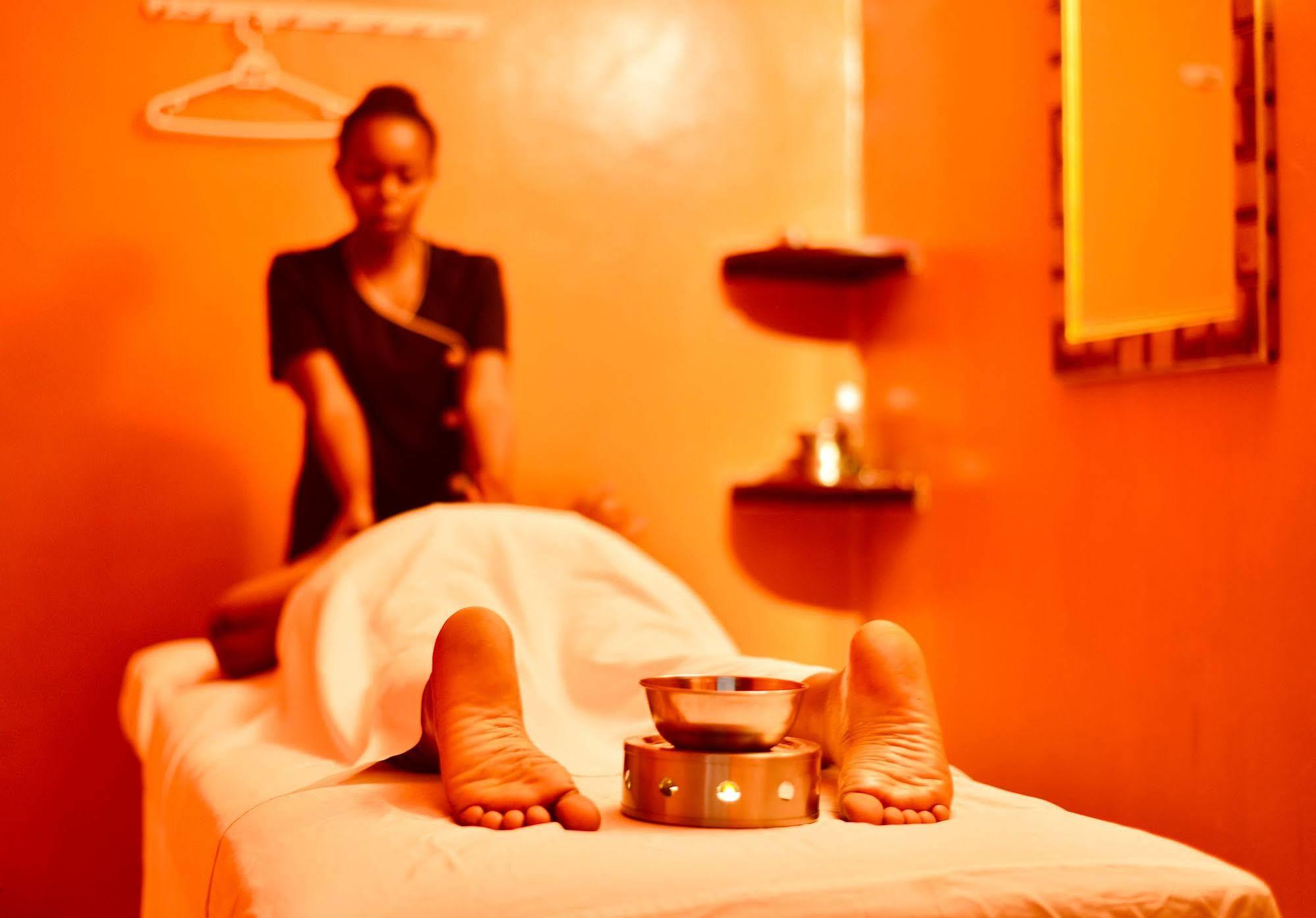 The Manor Hotel Kigali Bagian luar foto