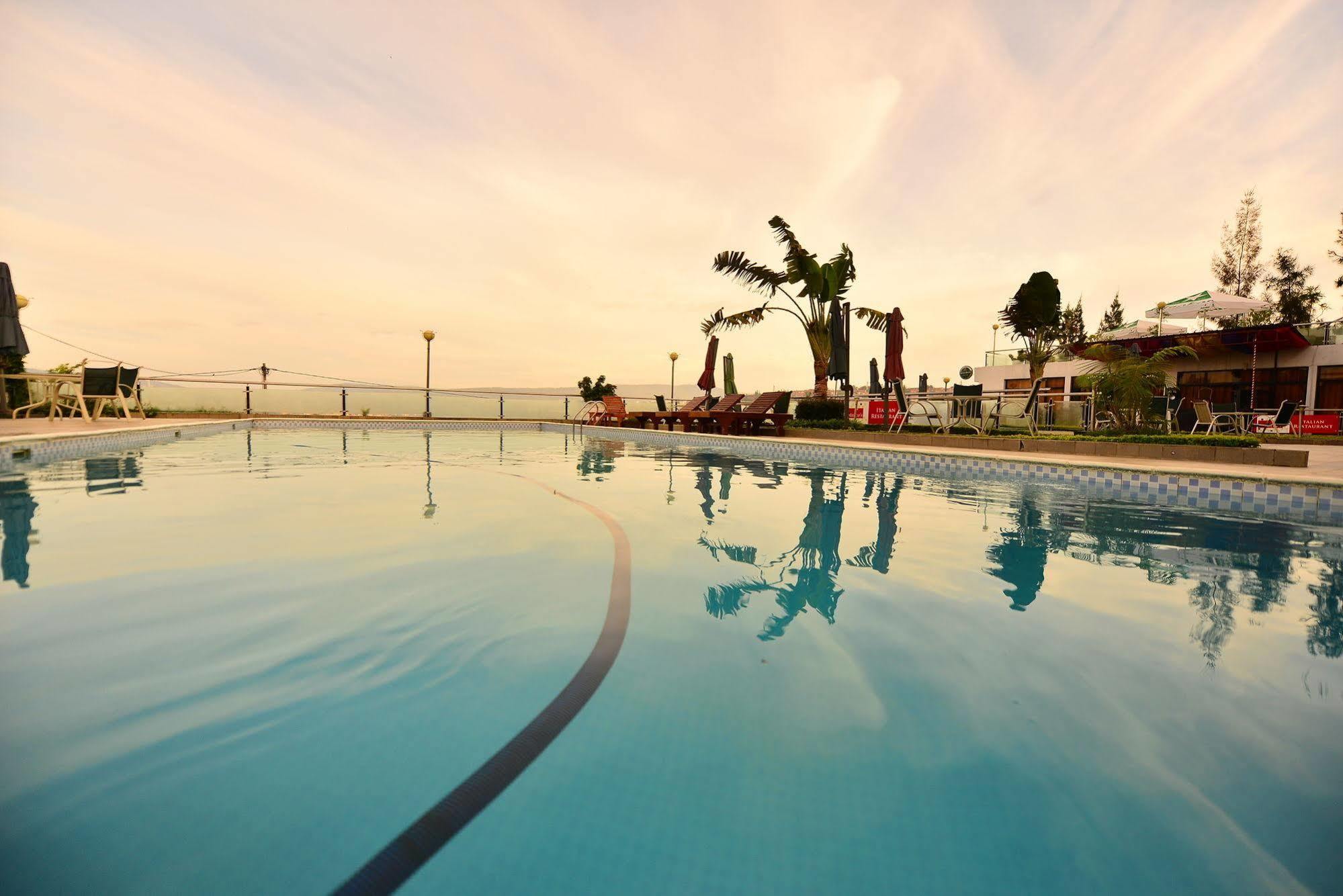 The Manor Hotel Kigali Bagian luar foto