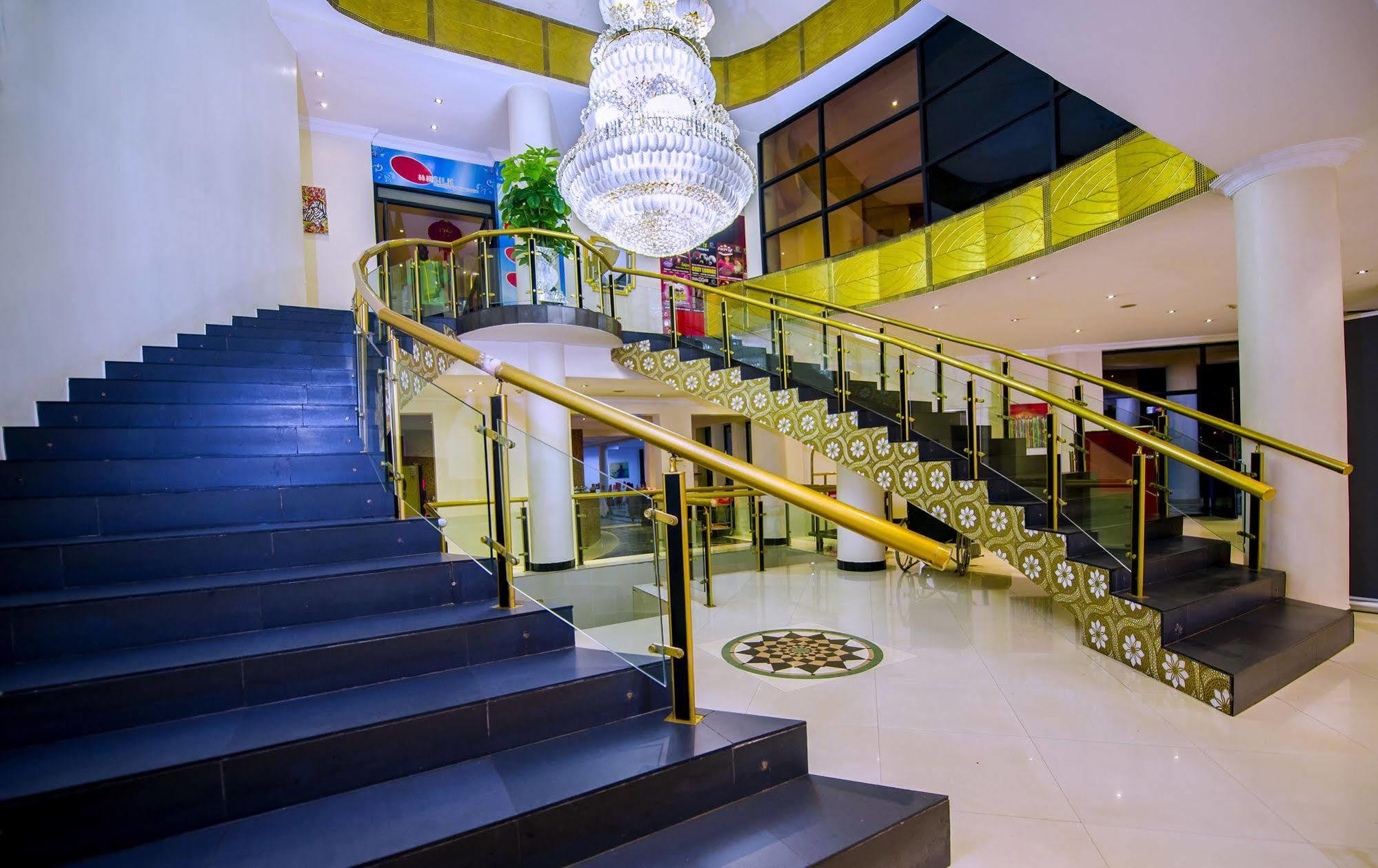 The Manor Hotel Kigali Bagian luar foto