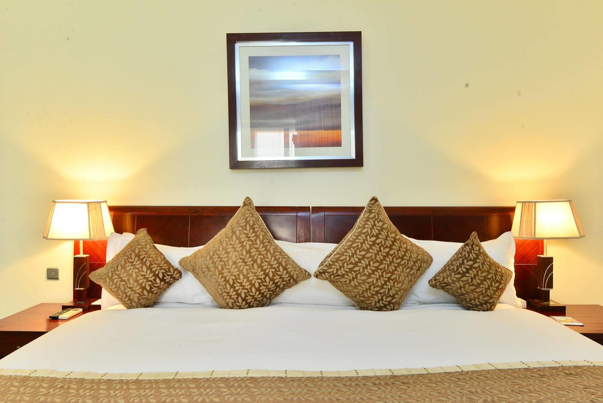 The Manor Hotel Kigali Bagian luar foto